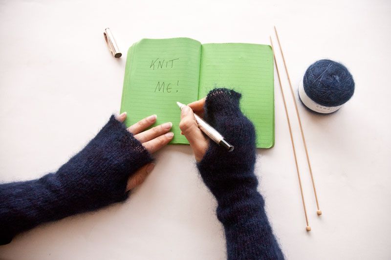 knitting fingerless mitts in the round